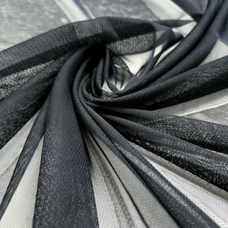 Tulle Jupes et Manches noir au mètre