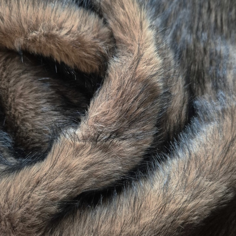 Fourrure renard camel avec pointes noires