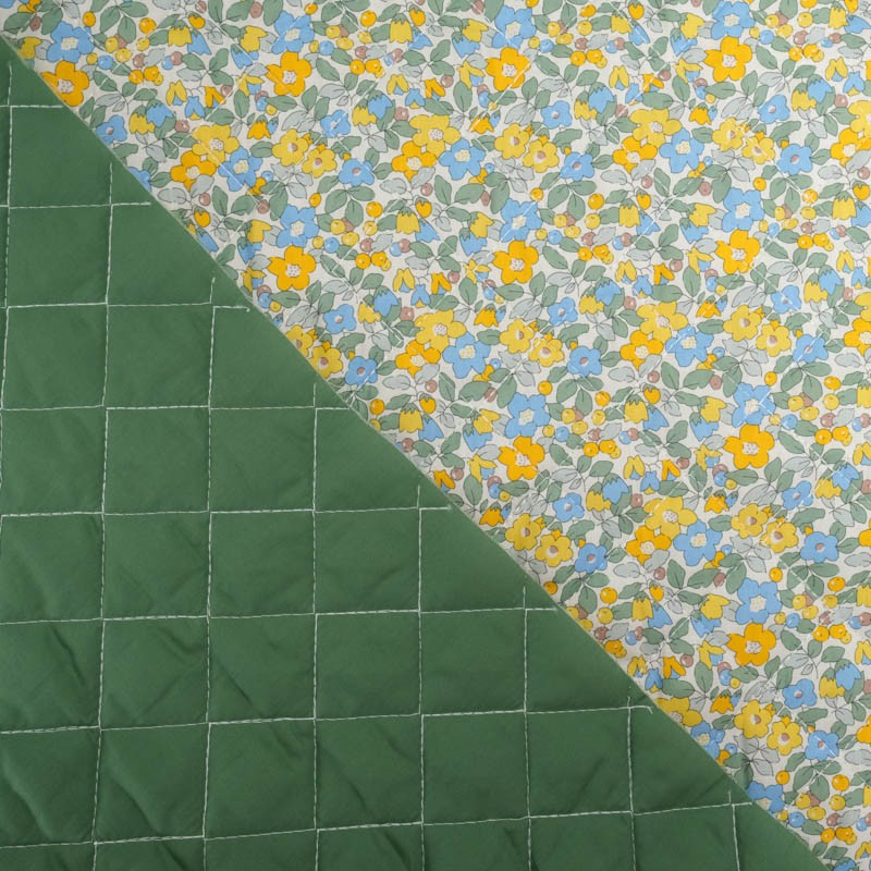 Matelassé de coton, fleur et unis tons verts
