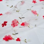Tulle brodé floral rouge